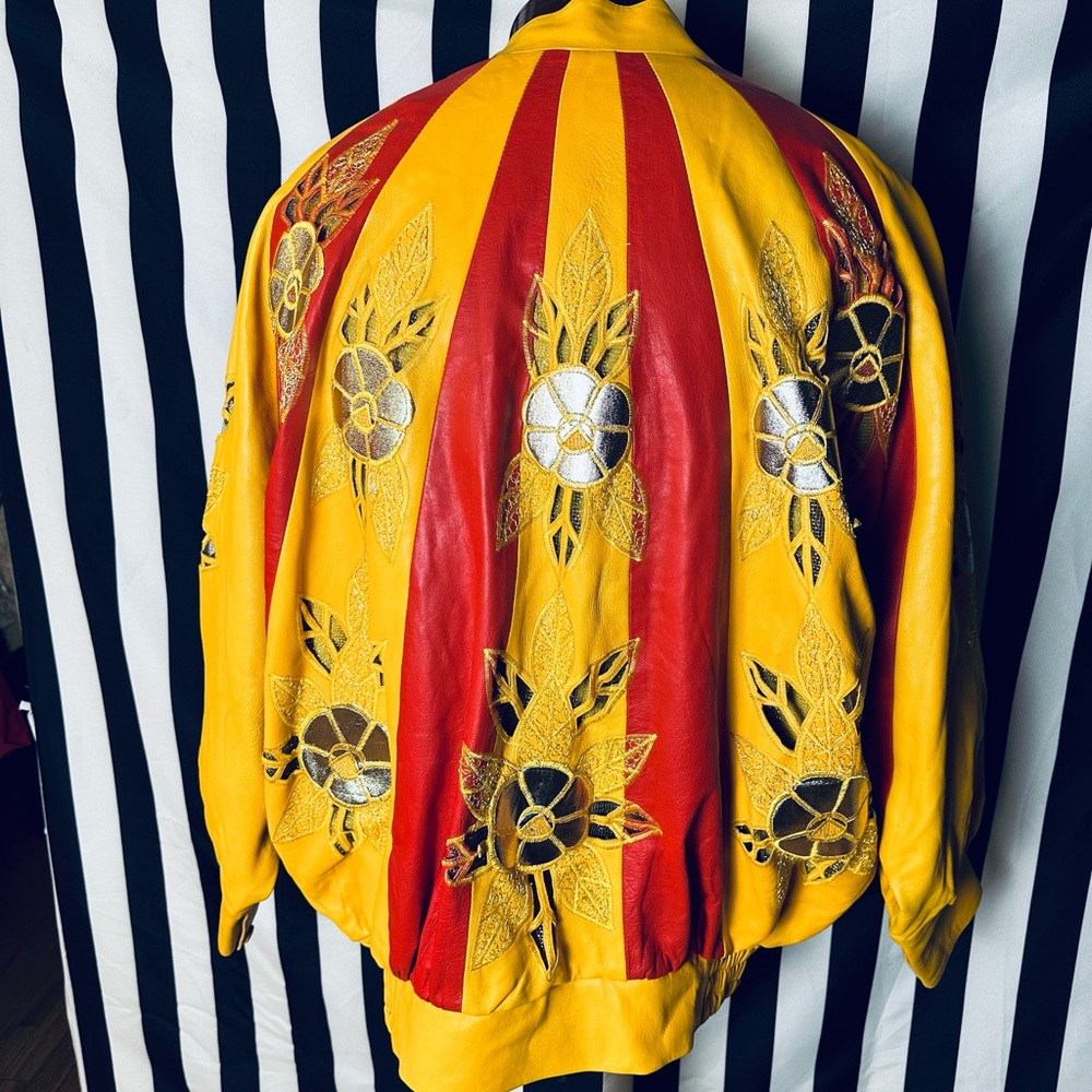Wow 🤩 Incredible 80s Batwing Floral Embroidered Sun Rays Design Leather Jacket - Picture 3 of 6